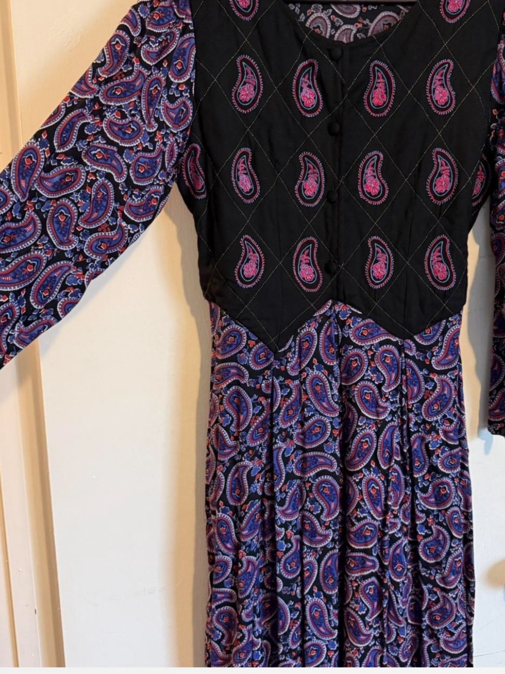 Vintage passports by pier 1 imports black blue and red paisley print midi dress - Picture 4 of 7
